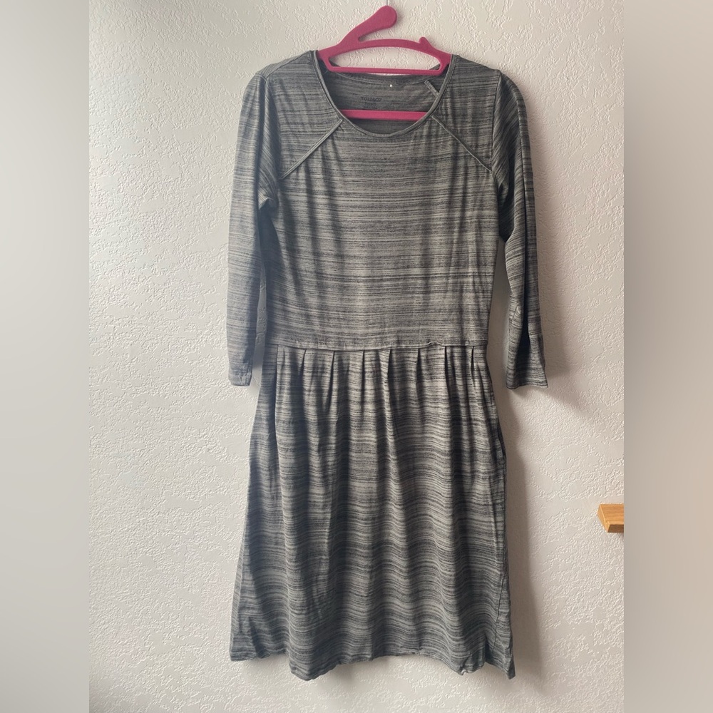 Toad&Co Imogene 3/4 sleeve dress
Women’s small, gray
